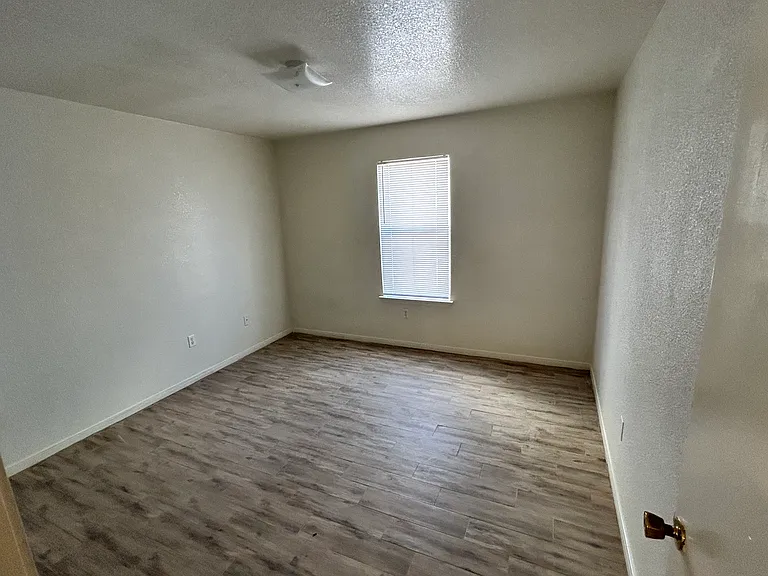 1106 Circle M Dr #C — Photo 6
