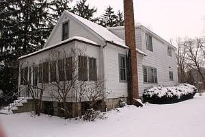 2nd image of 1042 E Division St