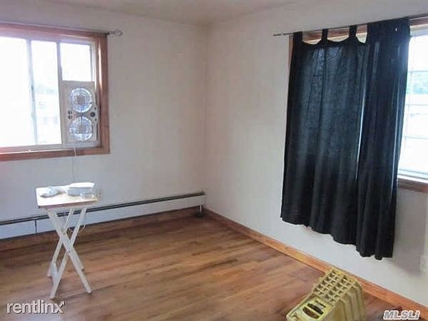 2nd image of 11724 201st St