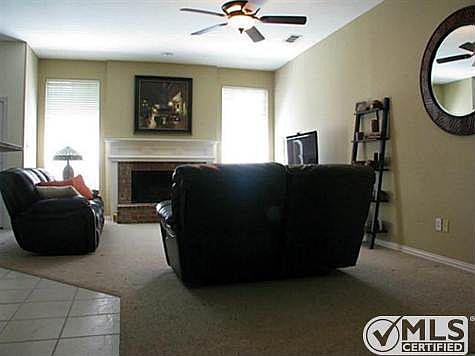 3rd image of 2800 Lakehollow Ln