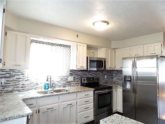4th image of 5119 Lorraine Ave