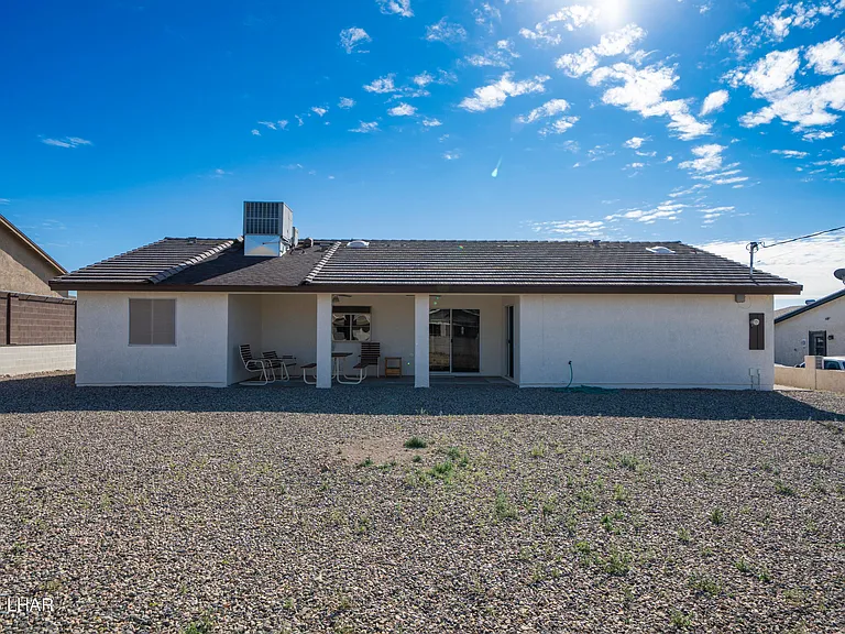 3099 Jamaica Blvd S — Photo 12