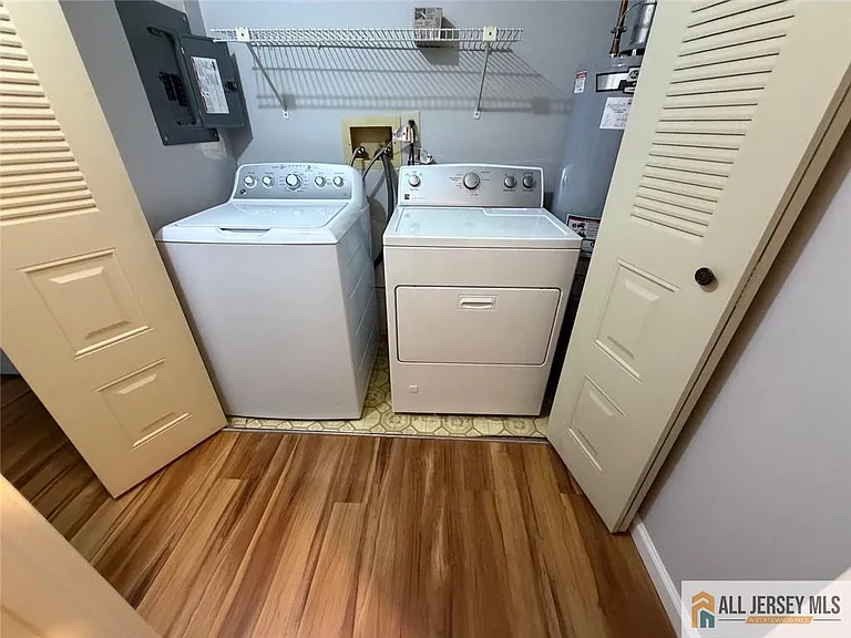 601 Sunshine Ct #601 — Photo 10