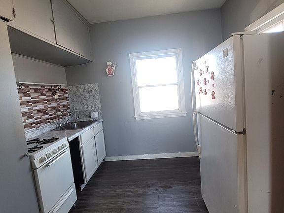 5th image of 714 1/2 W 1st St #9