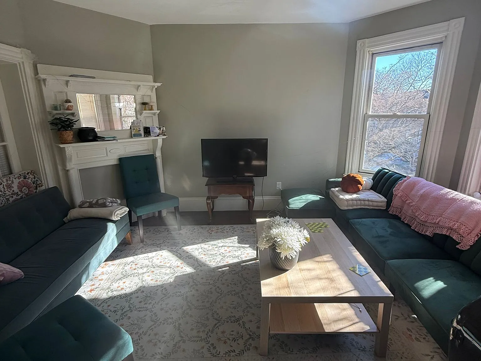 3 bed, 1350 sqft, $3,600 — Photo 2