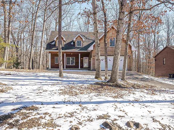 3rd image of 210 Pleasant Ln