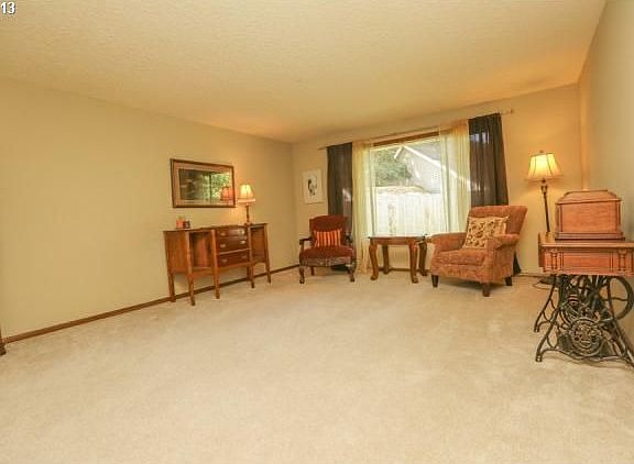 4th image of 3004 SE Willow Dr