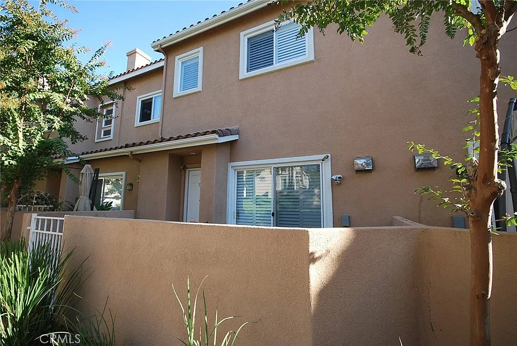3 bed, 2.5 bath, 1614 sqft, $3,550 — Photo 1