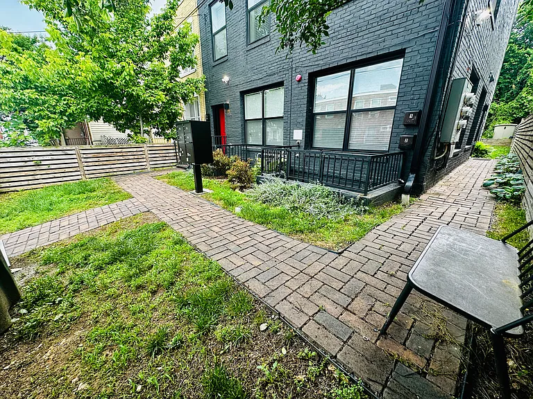 1944 Capitol Ave NE #1 — Photo 25