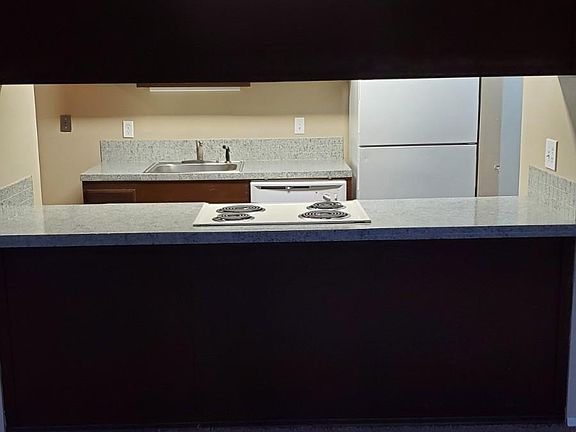 3rd image of 10300 Des Moines Memorial Dr S
