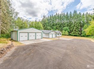 128 Viewcrest Dr, Castle Rock, WA 98611