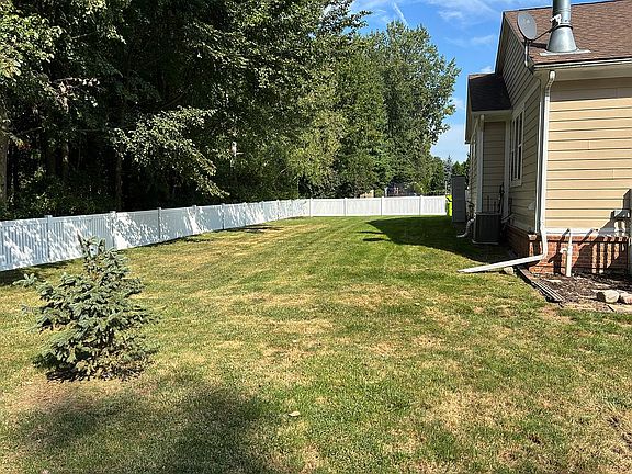 3rd image of 26663 Boston Dr