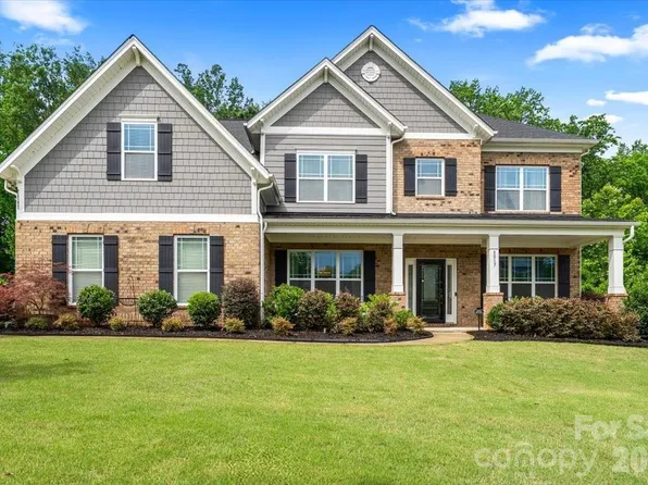8817 Auburn Whisper Ln, Mint Hill, NC 28227