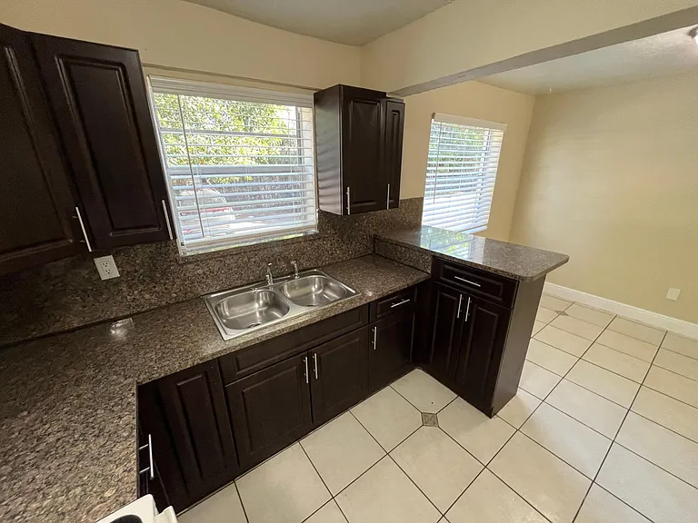 1370 NE 119th St #137008 — Photo 13