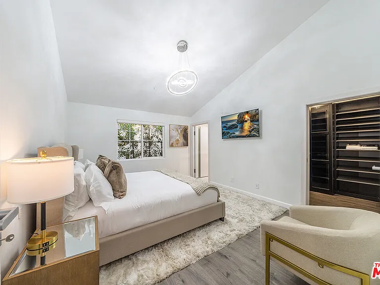 5010 Fulton Ave — Photo 41