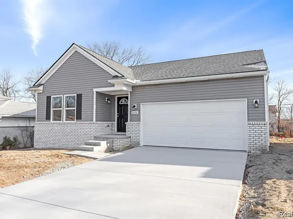 8248 Hugh St, Westland, MI 48185