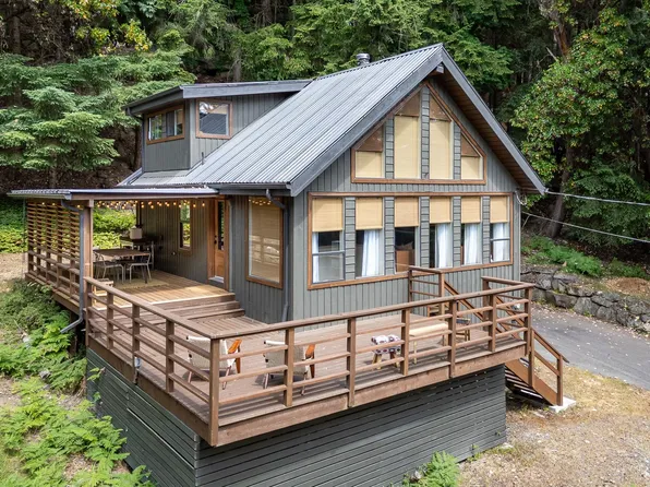 303 Wood Dale Dr, Southern Gulf Islands, BC V0N 2J2