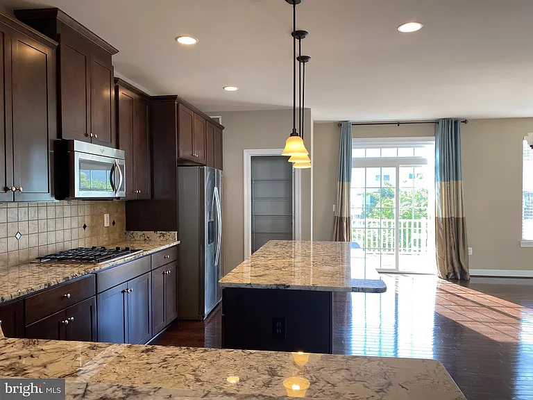 16704 Shackleford Way — Photo 6