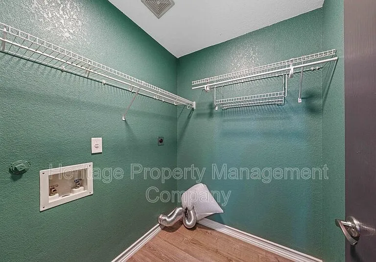 719 Eagle Trl — Photo 28