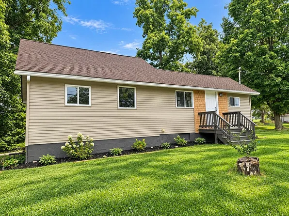 1821 E Shore Dr, Ithaca, NY 14850