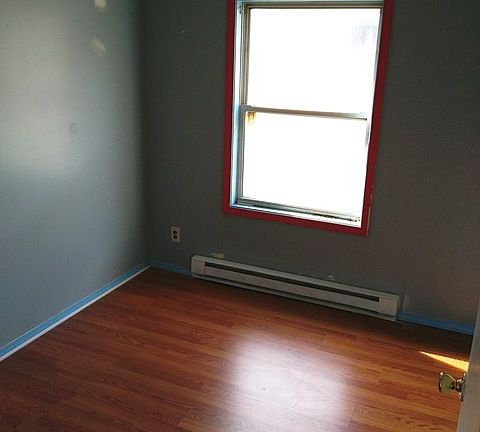 4th image of 247 Pine St