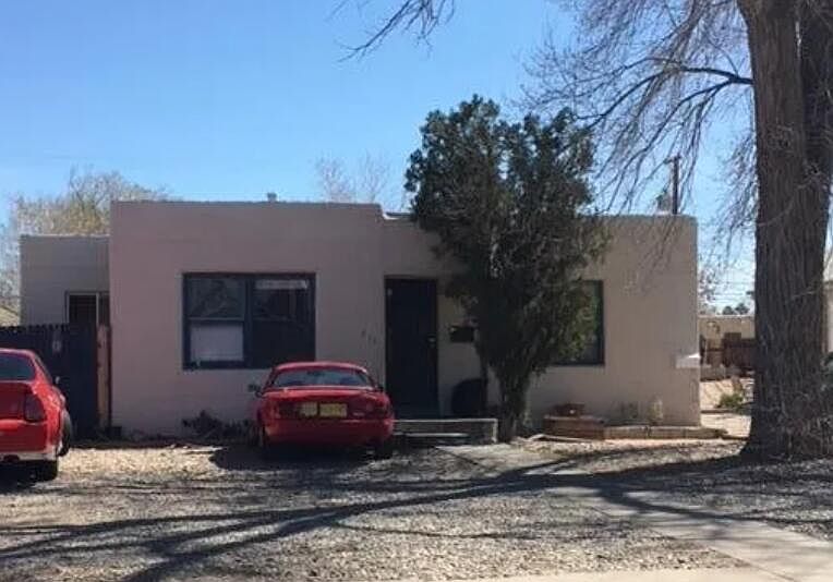 1st image of 214 Princeton Dr SE