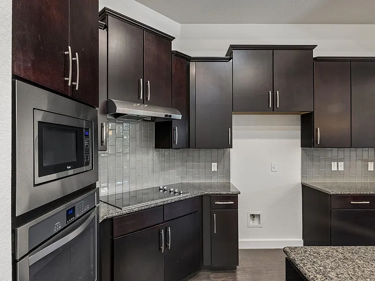 2604 Lou Hollow Pl — Photo 9
