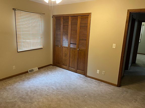 4th image of 909 S Mulberry St #909