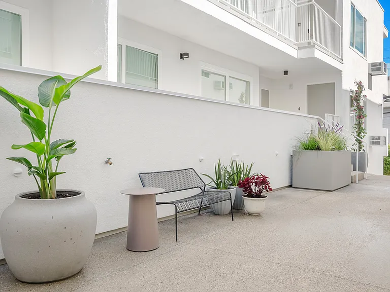 1422 Tamarind Ave — Photo 37