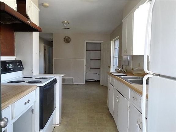 5th image of 5908 Sunshine Dr