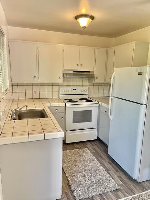 1st image of 480 Lincoln Cir #4