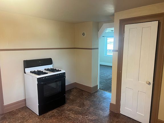 3rd image of 2279 Broadway St Unit 2