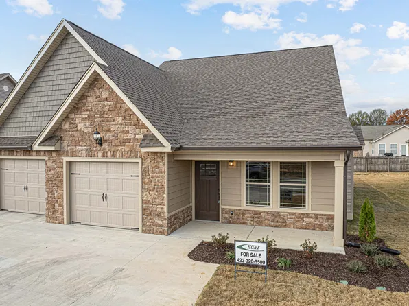 135 Sunset Cove Dr, Rossville, GA 30741