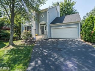 20519 Pembridge Ct, Sterling, VA 20165