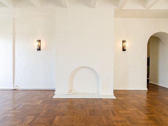 4th image of 848 S Oxford Ave #502