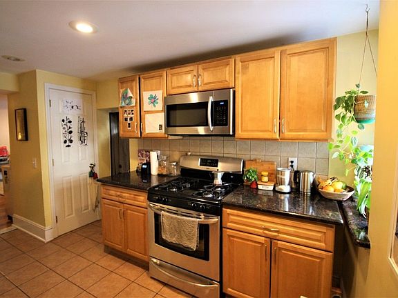 5th image of 271 Sackett St #1