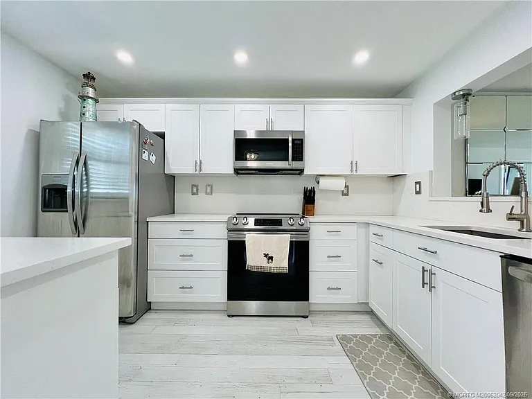 9400 S Ocean Dr #707 — Photo 3