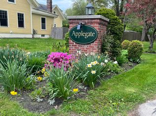 36 Applegate Ln, Falmouth, ME 04105