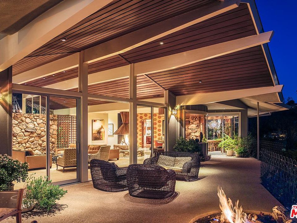 1st image of 542 Bellagio Ter