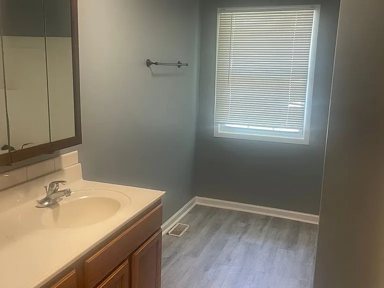 1700 Lewis Ave — Photo 10