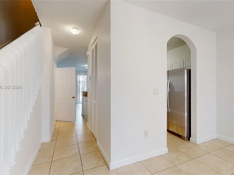 2929 SE 2nd St #7 — Photo 2
