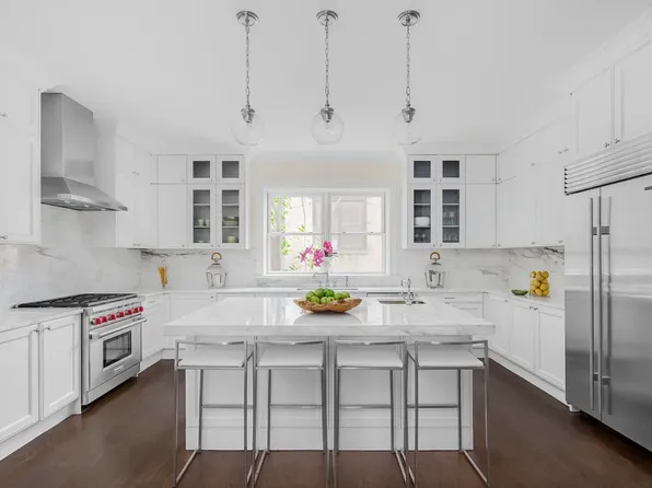 236 West 24th Street image 1 of 13