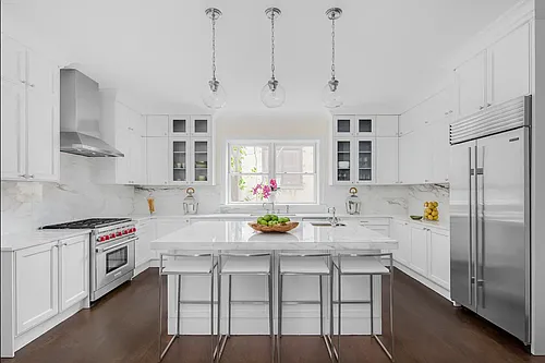 236 W 24th St #PENTHOUSE Photo 1