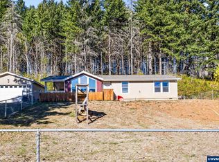 473 NE Cherry St, Mill City, OR 97360
