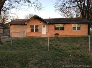 108 N Hickory St, Locust Grove, OK 74352