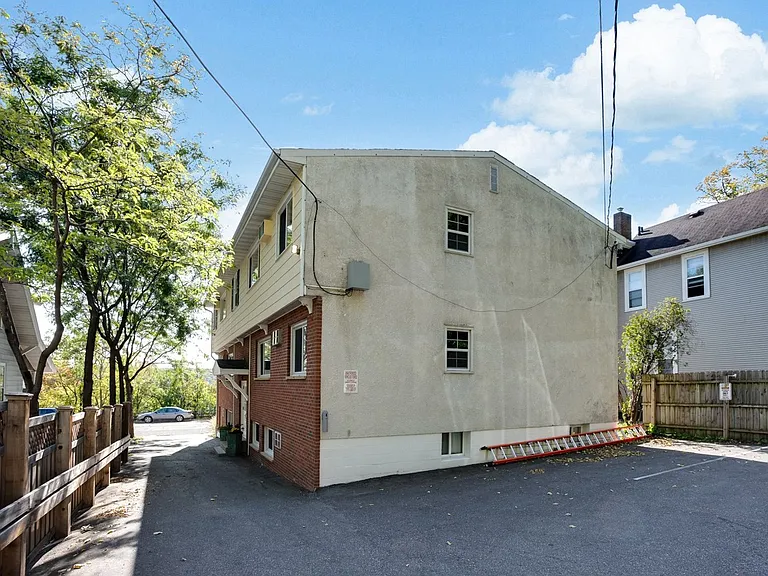 441 Grand Ave — Photo 18