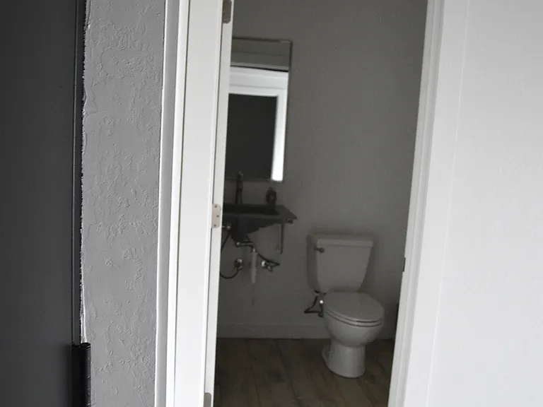 1815 E Broadway St — Photo 6