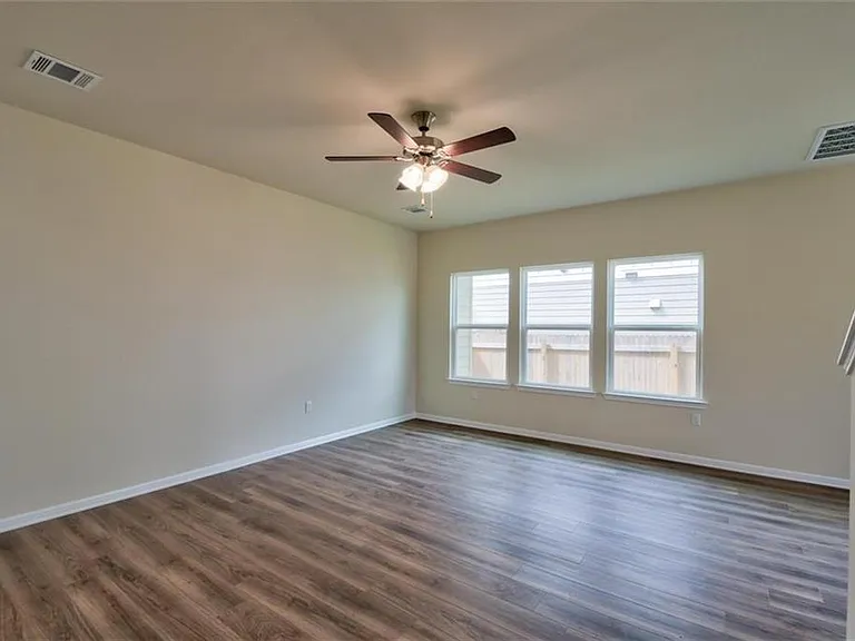 10324 Bankhead Dr — Photo 15
