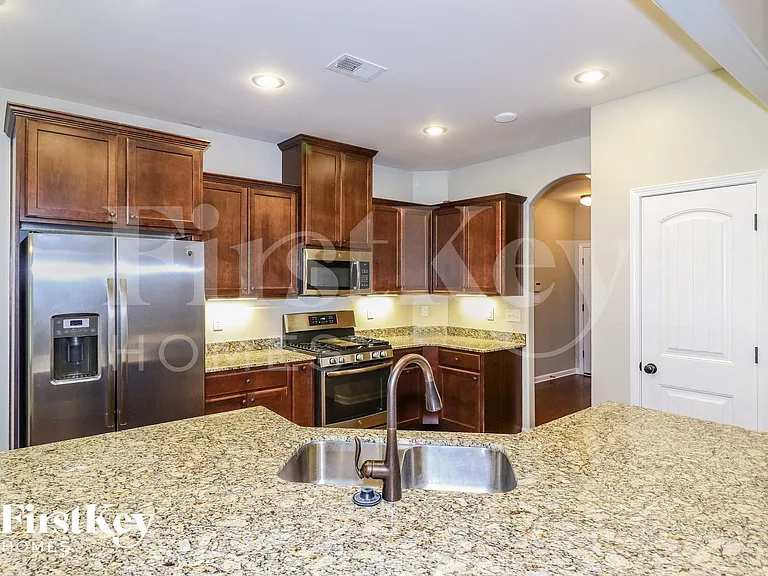 25 Garden Springs Dr — Photo 7