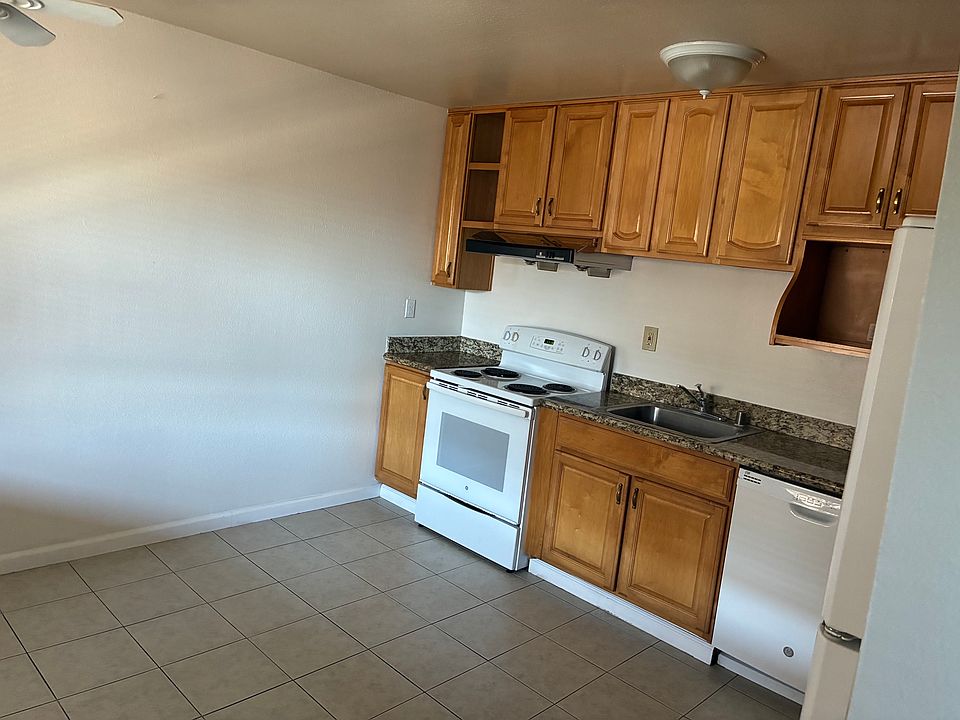 1st image of 868 Canfield Ctsan #3